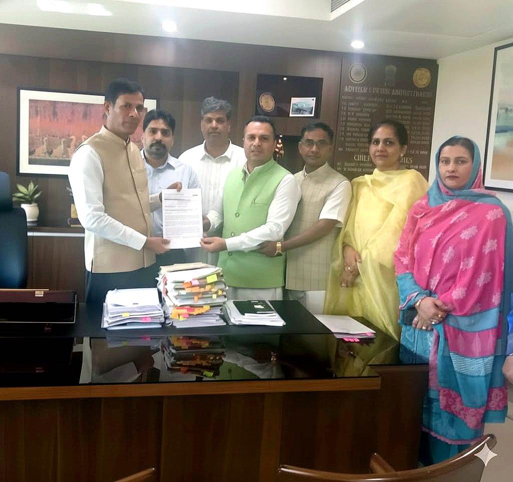 Demand for special camps by Housing Board for early resolution of long pending cases of senior citizens Aam Aadmi Party submits memorandum to Chief Secretary